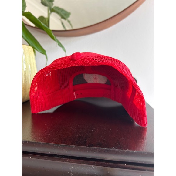 TravisMathew Mens Life On Tour Red Trucker Hat Snapback Mesh Golf Cap - Picture 3 of 7